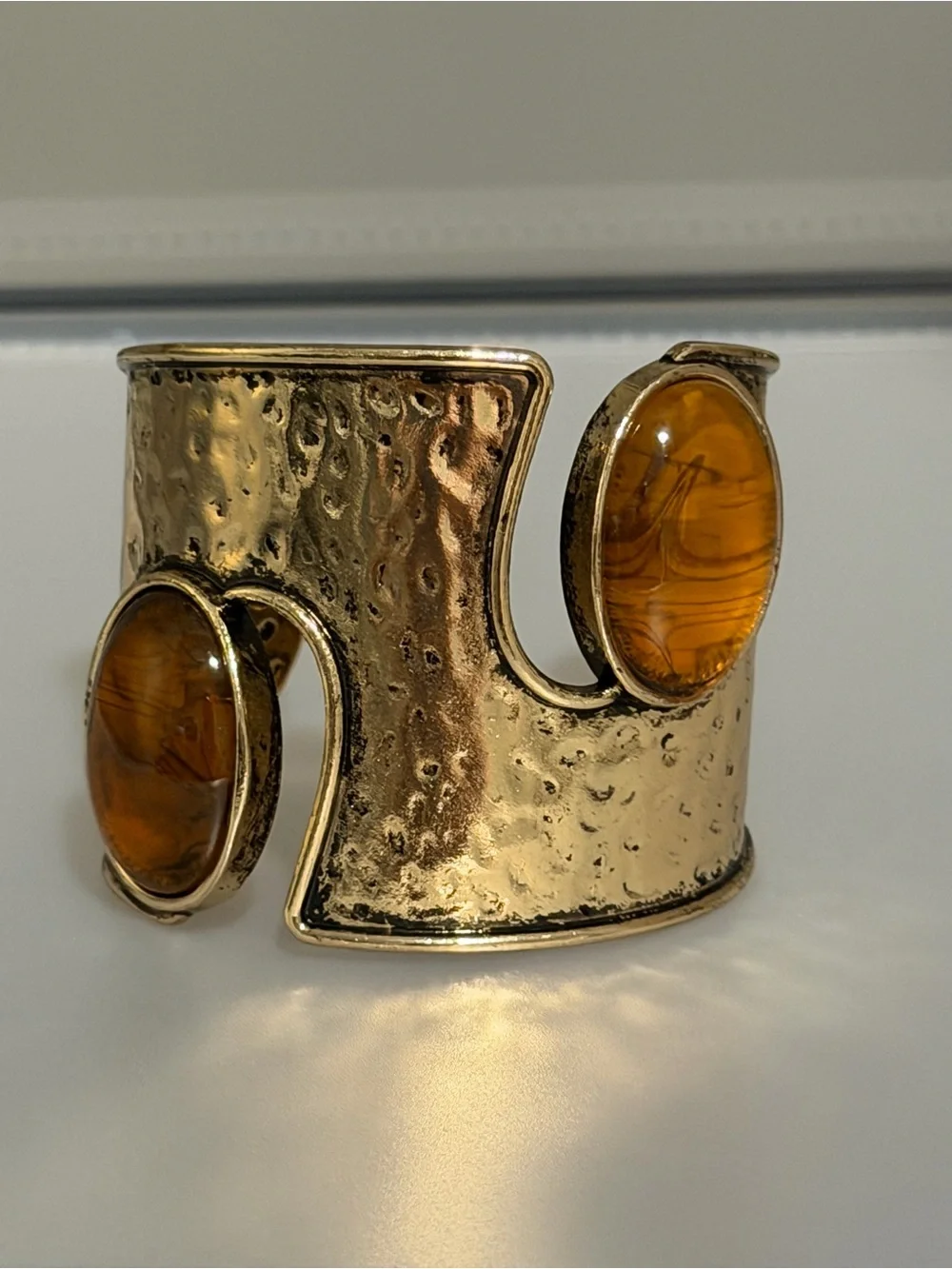 N/A elegant gold
